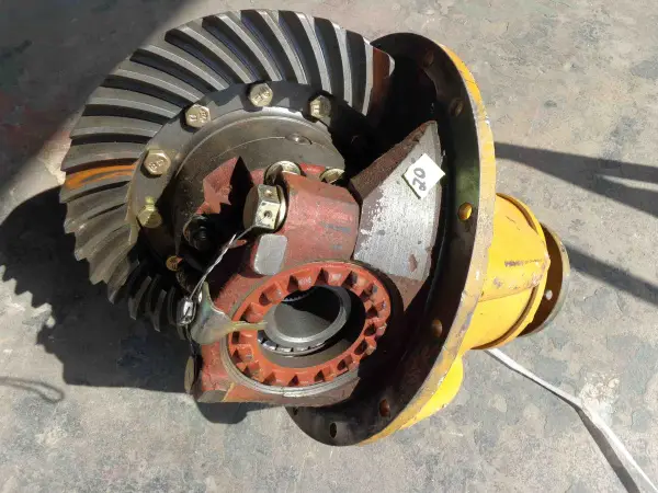 Редуктор переднего моста CDM833,  LG30F.04I.01