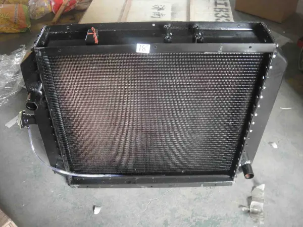 Радиатор охлаждения ДВС CDM 833