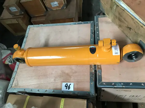 Гидроцилиндр рулевой CDM853 