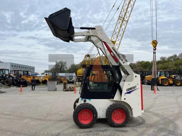 Мини-погрузчик Lonking CDM307 купить в Кемерово