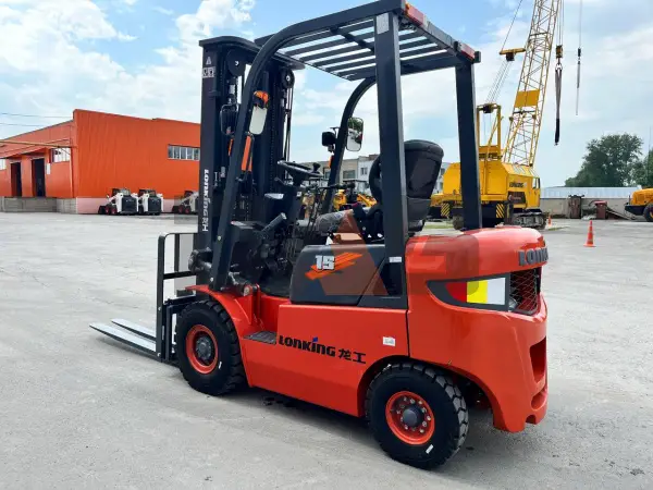 Дизельный вилочный погрузчик Lonking FD15T купить в Кемерово
