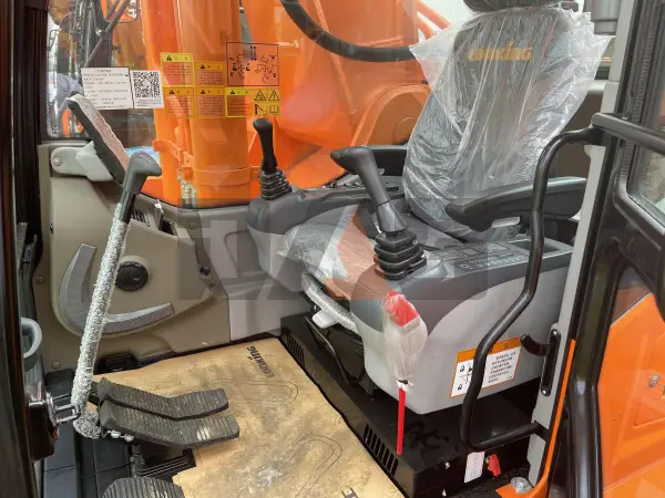 Экскаватор Lonking CDM6490F купить в Кемерово